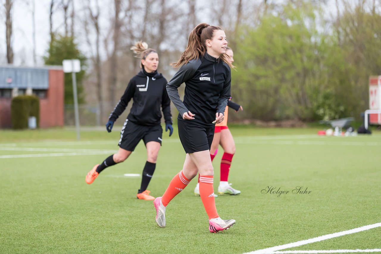 Bild 213 - Co-Trainerin der Frauen Nationalmannschaft Britta Carlson in Wahlstedt